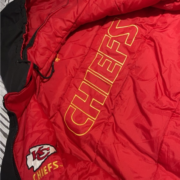 Kansas City Chiefs reversible track jacket with removable hoodie - Picture 3 of 4